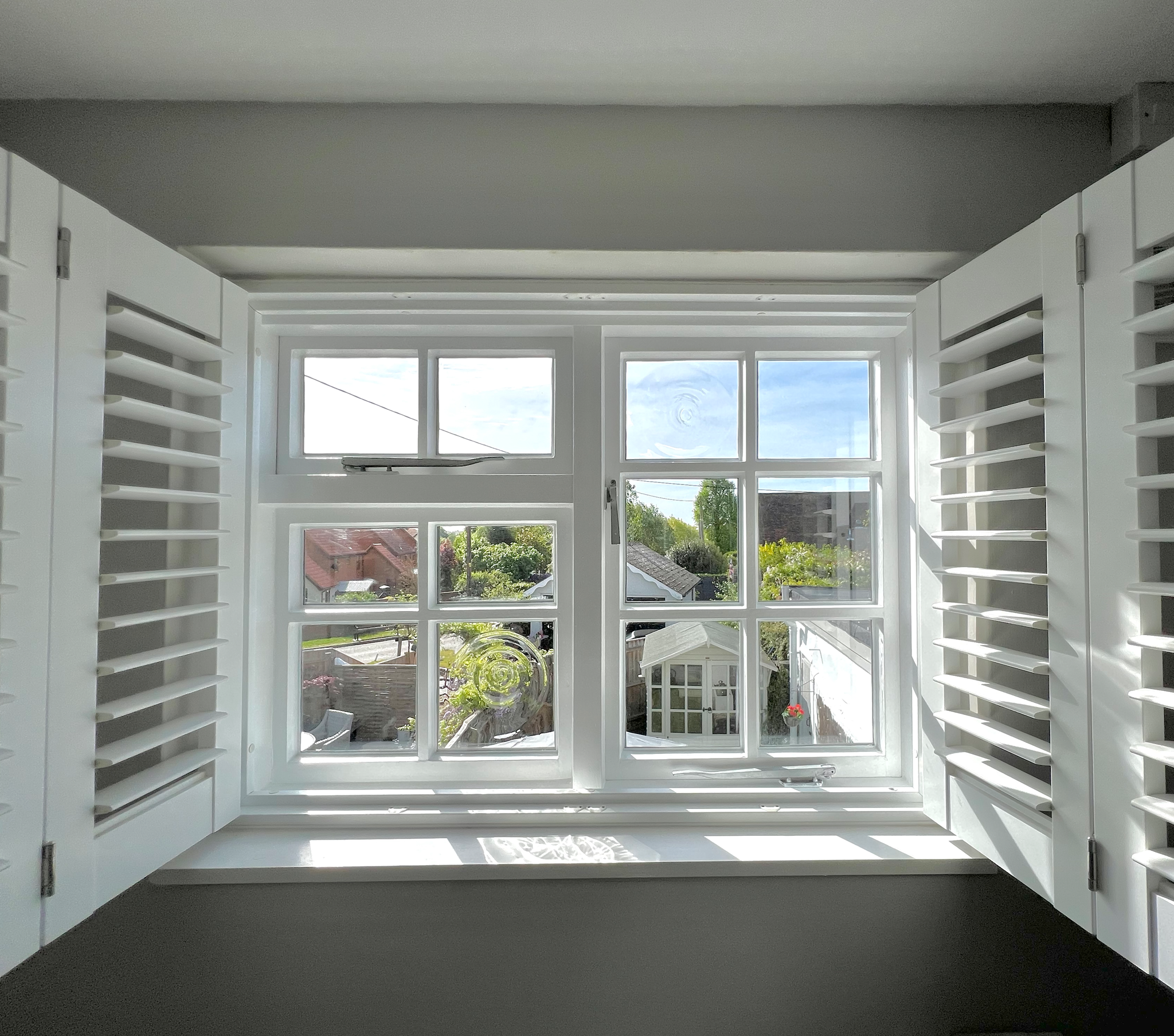 hope-cottage-ufford-bathwindow1-png